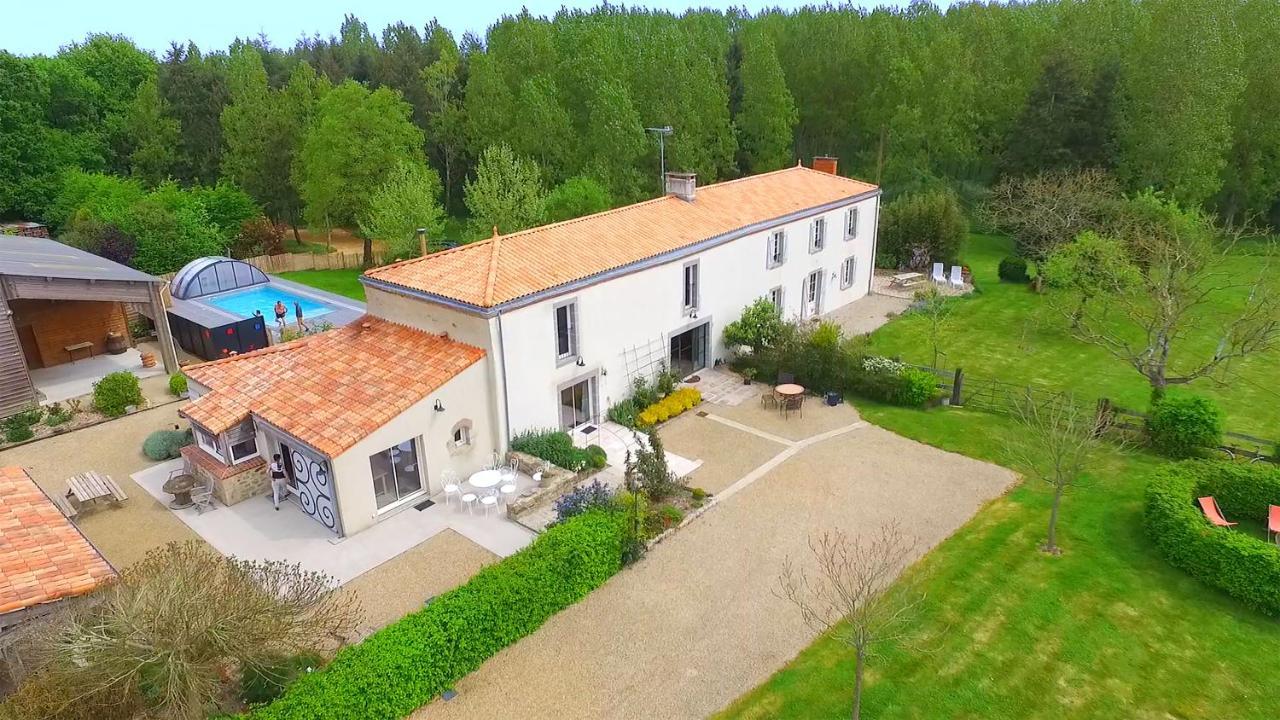 Chambres D'Hotes Au Gite De La Pommeraie Landeronde Eksteriør billede
